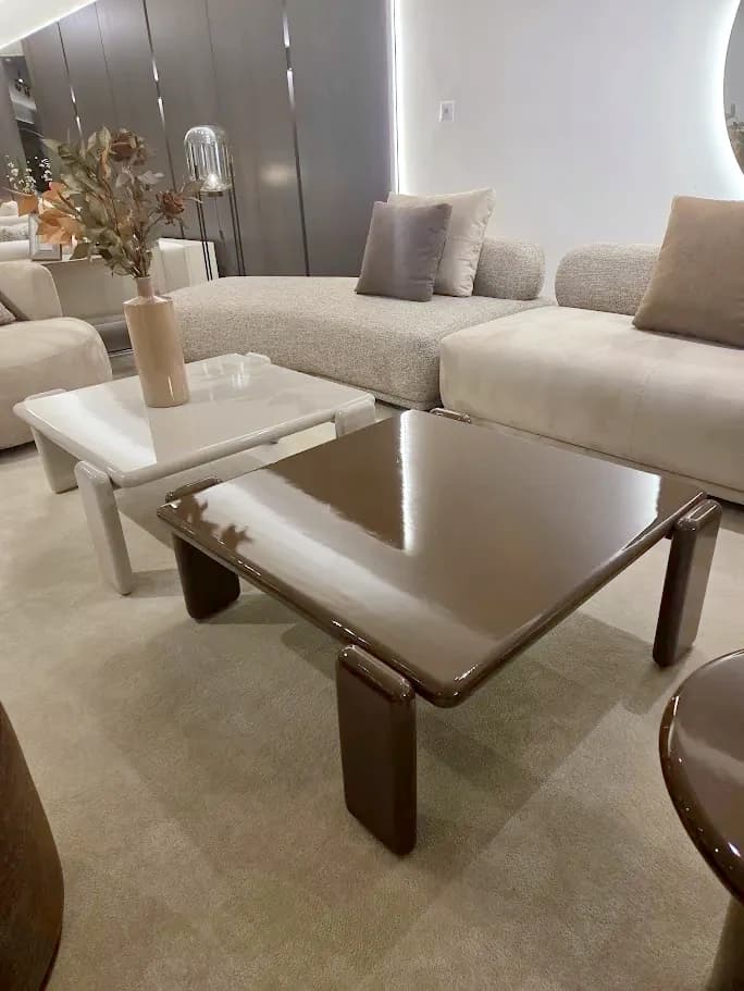 Tables basses exposées en magasin | Èrika Meubles